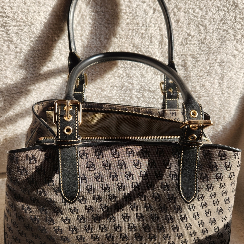 DOONEY & BOURKE HANDBAG - Picture 6 of 8